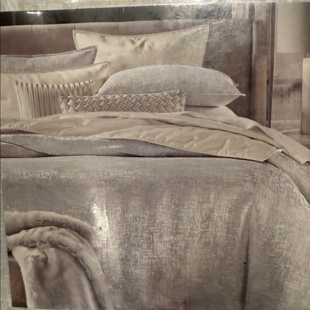 Hotel Collection White, Blue and Silver Comforter Set